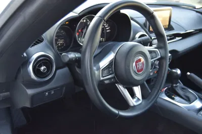Fiat 124 Spider, Automatik, aus dem Bestand von Hölscher Automobile Nordkirchen-Capelle — Ansicht 10
