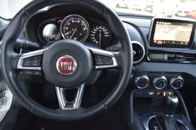 Fiat 124 Spider, Automatik, aus dem Bestand von Hölscher Automobile Nordkirchen-Capelle — Ansicht 14