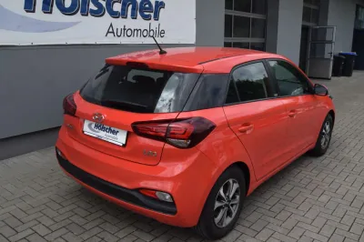 Hyundai i20 1.0 T-GDI 74kW, Schaltgetriebe, aus dem Bestand von Hölscher Automobile Nordkirchen-Capelle — Ansicht 2