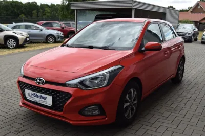 Hyundai i20 1.0 T-GDI 74kW, Schaltgetriebe, aus dem Bestand von Hölscher Automobile Nordkirchen-Capelle — Ansicht 3