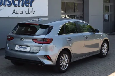 Kia cee'd / Ceed, Automatik, aus dem Bestand von Hölscher Automobile Nordkirchen-Capelle — Ansicht 2