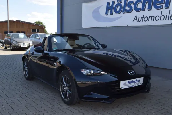 Mazda MX-5 Sakura, Schaltgetriebe, aus dem Bestand von Hölscher Automobile Nordkirchen-Capelle — Hauptansicht