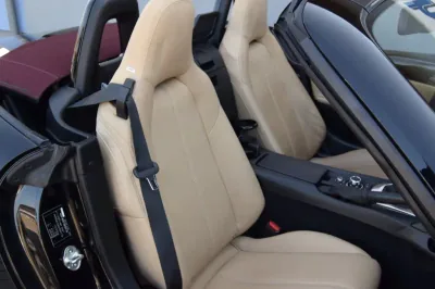 Mazda MX-5 Sakura, Schaltgetriebe, aus dem Bestand von Hölscher Automobile Nordkirchen-Capelle — Ansicht 14