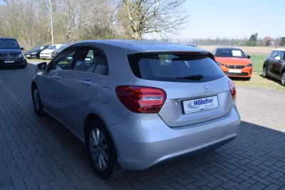 Mercedes-Benz A 180, Automatik, aus dem Bestand von Hölscher Automobile Nordkirchen-Capelle — Ansicht 2