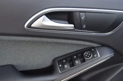 Mercedes-Benz A 180, Automatik, aus dem Bestand von Hölscher Automobile Nordkirchen-Capelle — Ansicht 7