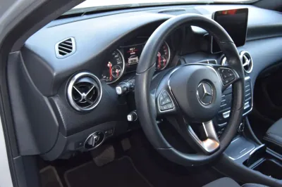 Mercedes-Benz A 180, Automatik, aus dem Bestand von Hölscher Automobile Nordkirchen-Capelle — Ansicht 8