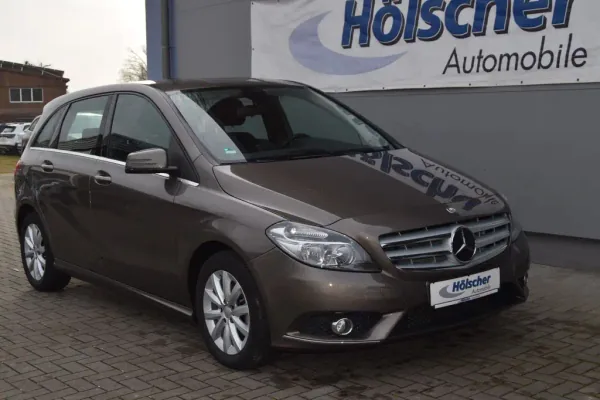 Mercedes-Benz B 180 Style, Automatik, aus dem Bestand von Hölscher Automobile Nordkirchen-Capelle — Hauptansicht