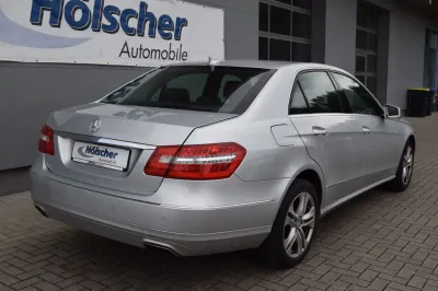 Mercedes-Benz E 200 Limousine, Automatik, aus dem Bestand von Hölscher Automobile Nordkirchen-Capelle — Ansicht 2