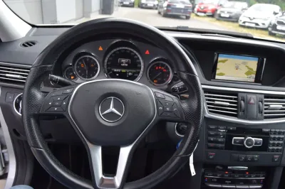 Mercedes-Benz E 200 Limousine, Automatik, aus dem Bestand von Hölscher Automobile Nordkirchen-Capelle — Ansicht 13