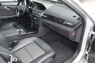 Mercedes-Benz E 200 Limousine, Automatik, aus dem Bestand von Hölscher Automobile Nordkirchen-Capelle — Ansicht 14