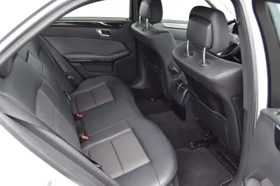 Mercedes-Benz E 200 Limousine, Automatik, aus dem Bestand von Hölscher Automobile Nordkirchen-Capelle — Ansicht 15