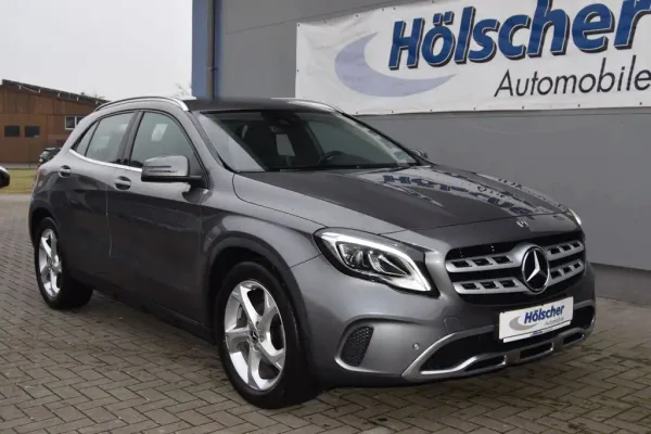 Mercedes-Benz GLA 180, Automatik, aus dem Bestand von Hölscher Automobile Nordkirchen-Capelle — Hauptansicht