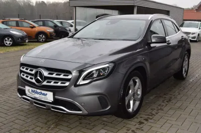 Mercedes-Benz GLA 180, Automatik, aus dem Bestand von Hölscher Automobile Nordkirchen-Capelle — Ansicht 3