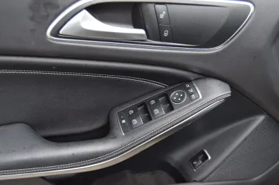 Mercedes-Benz GLA 180, Automatik, aus dem Bestand von Hölscher Automobile Nordkirchen-Capelle — Ansicht 9