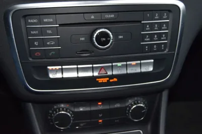 Mercedes-Benz GLA 180, Automatik, aus dem Bestand von Hölscher Automobile Nordkirchen-Capelle — Ansicht 11