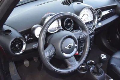 MINI Cooper Cabrio, Schaltgetriebe, aus dem Bestand von Hölscher Automobile Nordkirchen-Capelle — Ansicht 9