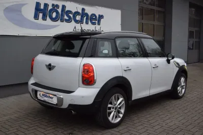 MINI Cooper Countryman, Schaltgetriebe, aus dem Bestand von Hölscher Automobile Nordkirchen-Capelle — Ansicht 2