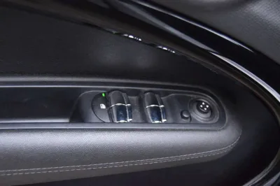 MINI Cooper Countryman, Schaltgetriebe, aus dem Bestand von Hölscher Automobile Nordkirchen-Capelle — Ansicht 9