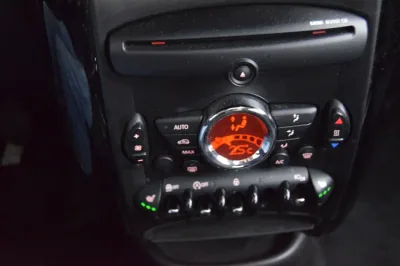 MINI Cooper Countryman, Schaltgetriebe, aus dem Bestand von Hölscher Automobile Nordkirchen-Capelle — Ansicht 12
