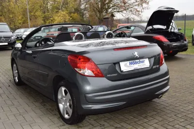 Peugeot 207 Cabrio Premium, Schaltgetriebe, aus dem Bestand von Hölscher Automobile Nordkirchen-Capelle — Ansicht 4