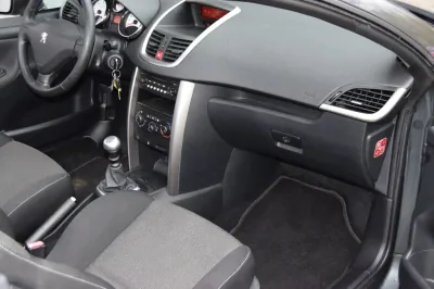 Peugeot 207 Cabrio Premium, Schaltgetriebe, aus dem Bestand von Hölscher Automobile Nordkirchen-Capelle — Ansicht 14