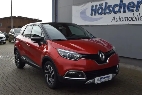 Renault Captur Helly Hansen, Automatik, aus dem Bestand von Hölscher Automobile Nordkirchen-Capelle — Hauptansicht