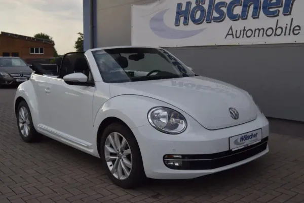 VW Beetle Cabriolet Design, Automatik, aus dem Bestand von Hölscher Automobile Nordkirchen-Capelle — Hauptansicht