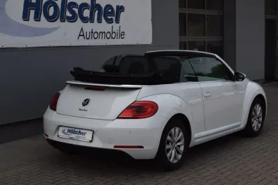VW Beetle Design Cabriolet, Schaltgetriebe, aus dem Bestand von Hölscher Automobile Nordkirchen-Capelle — Ansicht 2