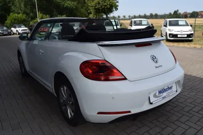 VW Beetle Design Cabriolet, Schaltgetriebe, aus dem Bestand von Hölscher Automobile Nordkirchen-Capelle — Ansicht 4