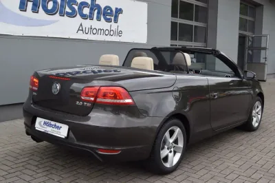 VW Eos Exclusive, Automatik, aus dem Bestand von Hölscher Automobile Nordkirchen-Capelle — Ansicht 2