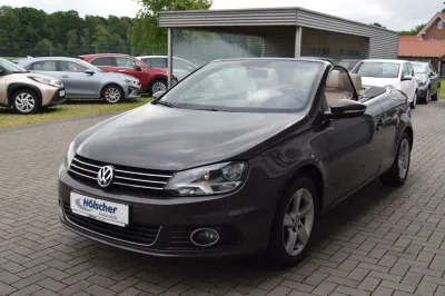 VW Eos Exclusive, Automatik, aus dem Bestand von Hölscher Automobile Nordkirchen-Capelle — Ansicht 3