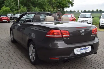 VW Eos Exclusive, Automatik, aus dem Bestand von Hölscher Automobile Nordkirchen-Capelle — Ansicht 4