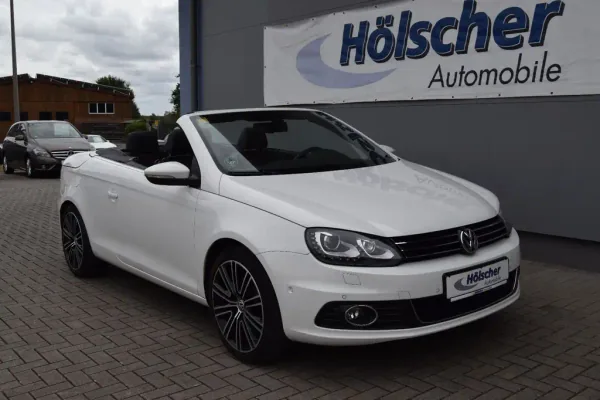 VW Eos Exclusive, Automatik, aus dem Bestand von Hölscher Automobile Nordkirchen-Capelle — Hauptansicht
