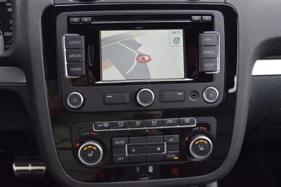VW Eos Exclusive, Automatik, aus dem Bestand von Hölscher Automobile Nordkirchen-Capelle — Ansicht 13