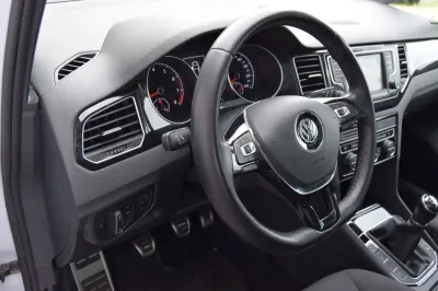 VW Golf Sportsv Sound, Schaltgetriebe, aus dem Bestand von Hölscher Automobile Nordkirchen-Capelle — Ansicht 10