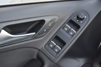 VW Golf VI Cab, Automatik, aus dem Bestand von Hölscher Automobile Nordkirchen-Capelle — Ansicht 10