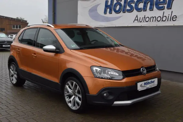 VW Polo CrossPolo, Automatik, aus dem Bestand von Hölscher Automobile Nordkirchen-Capelle — Hauptansicht