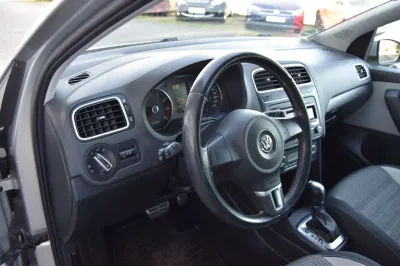 VW Polo V CrossPolo, Automatik, aus dem Bestand von Hölscher Automobile Nordkirchen-Capelle — Ansicht 9