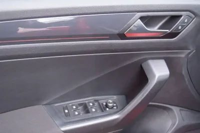 VW T-Roc Sport 4Motion, Automatik, aus dem Bestand von Hölscher Automobile Nordkirchen-Capelle — Ansicht 8