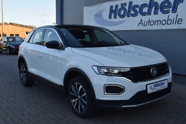 VW T-Roc Style, Automatik, aus dem Bestand von Hölscher Automobile Nordkirchen-Capelle — Hauptansicht