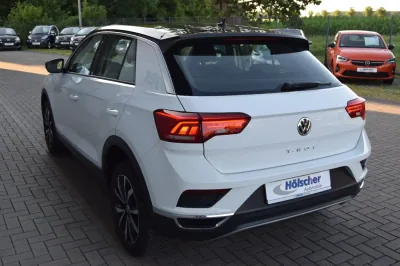 VW T-Roc Style, Automatik, aus dem Bestand von Hölscher Automobile Nordkirchen-Capelle — Ansicht 4