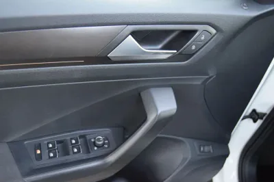 VW T-Roc Style, Automatik, aus dem Bestand von Hölscher Automobile Nordkirchen-Capelle — Ansicht 8