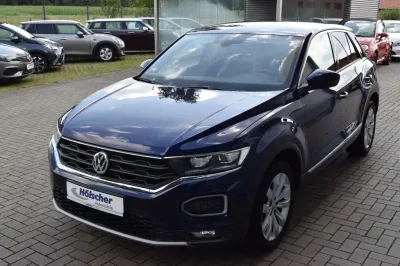 VW T-Roc, Automatik, aus dem Bestand von Hölscher Automobile Nordkirchen-Capelle — Ansicht 3