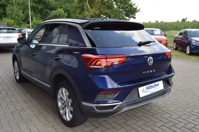 VW T-Roc, Automatik, aus dem Bestand von Hölscher Automobile Nordkirchen-Capelle — Ansicht 4