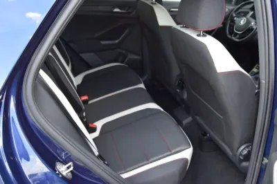 VW T-Roc, Automatik, aus dem Bestand von Hölscher Automobile Nordkirchen-Capelle — Ansicht 15